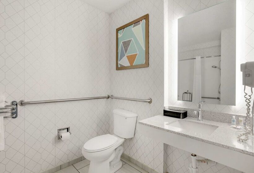 בית מלון כפרי Comfort Inn & Suites Louisville Airport Fair & Expo