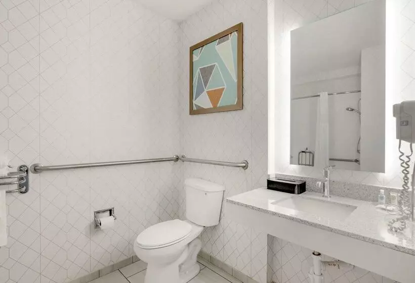 ホテル Comfort Inn & Suites Louisville Airport Fair & Expo