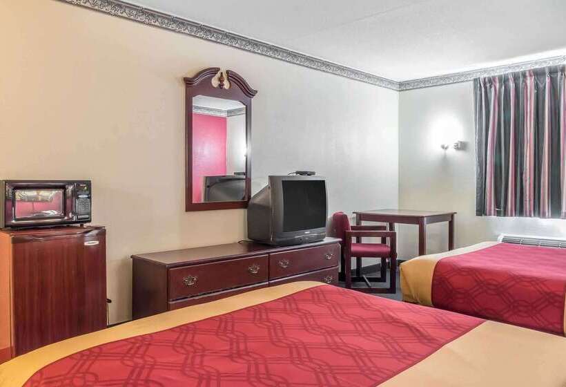 Отель Econo Lodge Airport