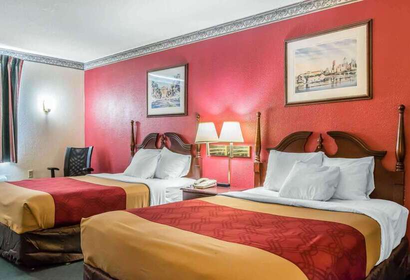 Отель Econo Lodge Airport