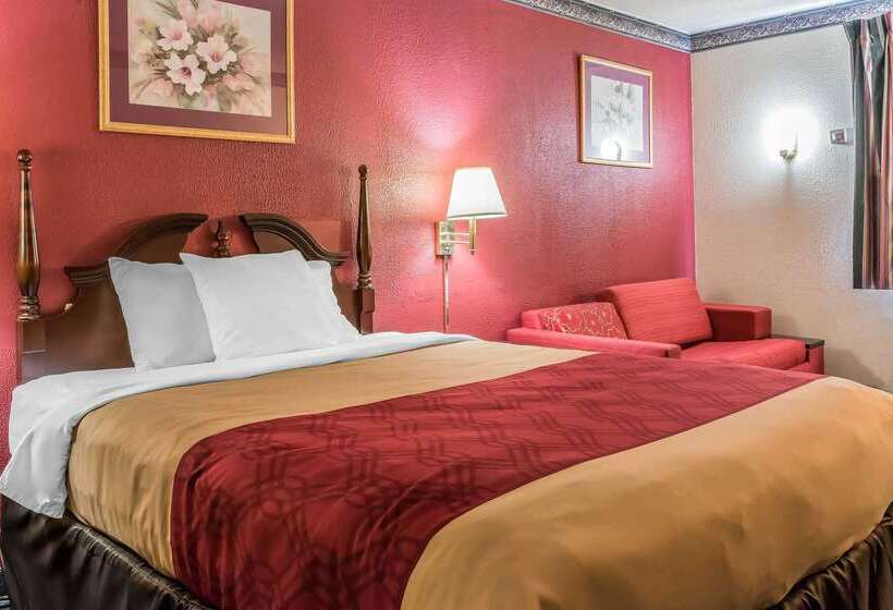 Отель Econo Lodge Airport