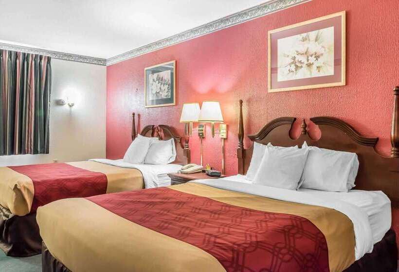 Отель Econo Lodge Airport