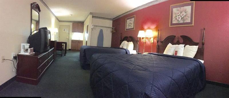 Отель Econo Lodge Airport