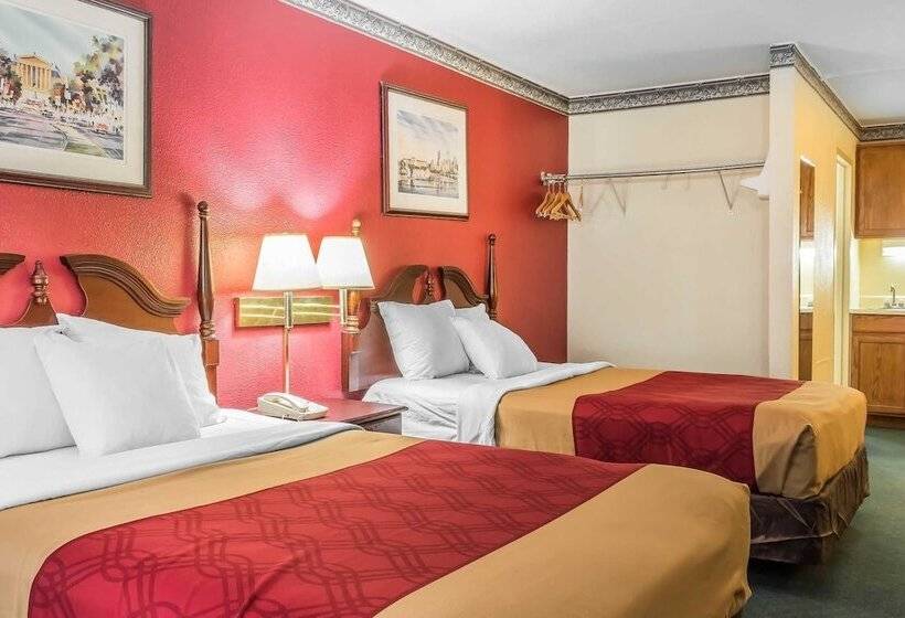 Отель Econo Lodge Airport