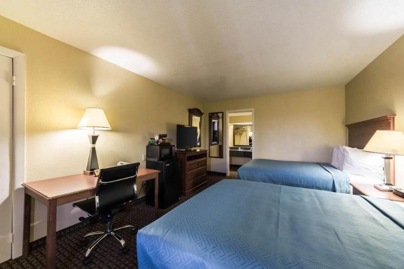 Отель Econo Lodge Kingsville