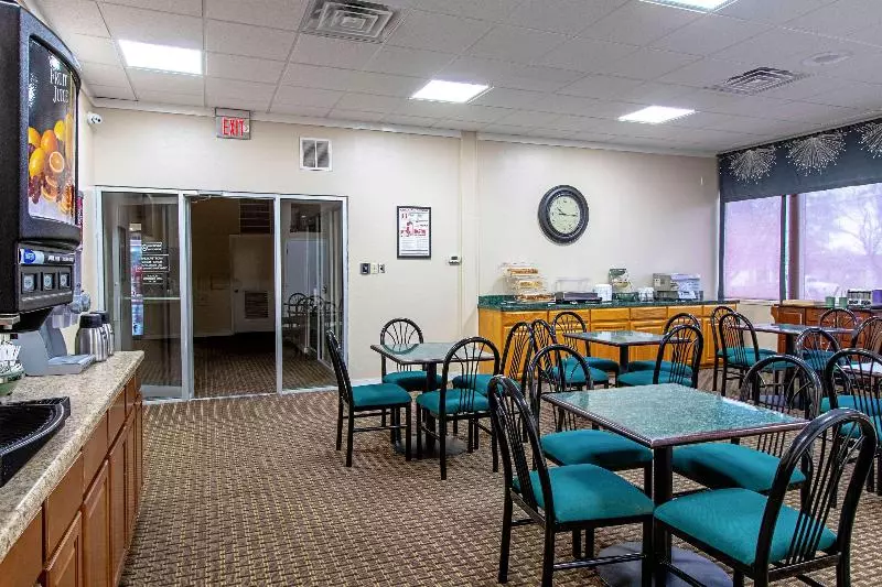 هتل Econo Lodge Kingsville