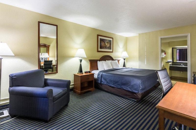 Отель Econo Lodge Kingsville