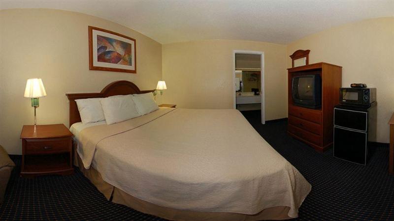 Отель Econo Lodge Kingsville
