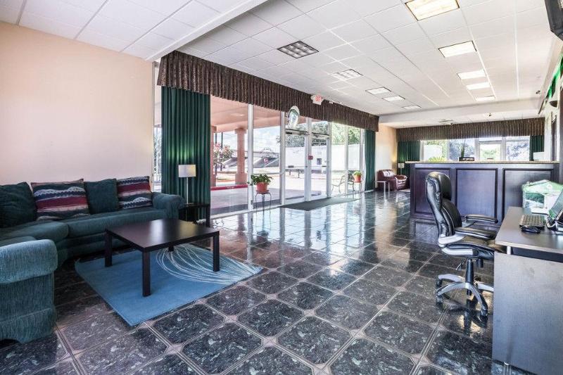 Отель Econo Lodge Kingsville