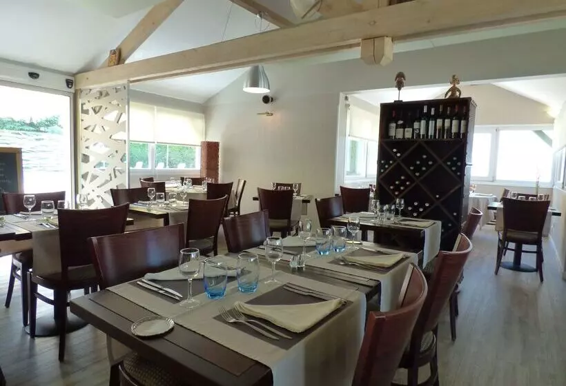 Отель Kyriad Marseille Est   Aubagne Gémenos