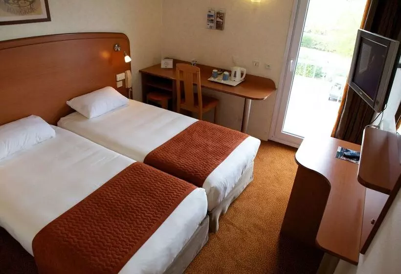 Отель Kyriad Marseille Est   Aubagne Gémenos