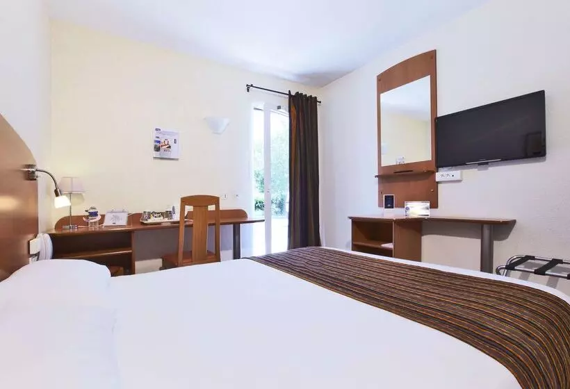 Отель Kyriad Marseille Est   Aubagne Gémenos