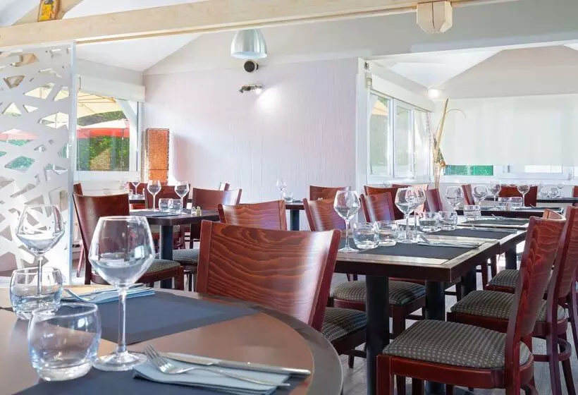 Отель Kyriad Marseille Est   Aubagne Gémenos