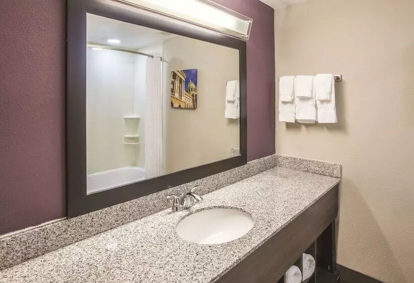 هتل La Quinta By Wyndham Mechanicsburg   Harrisburg