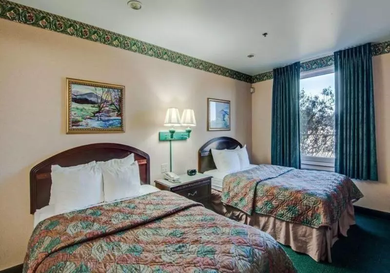 هتل Mainstay Suites Airport