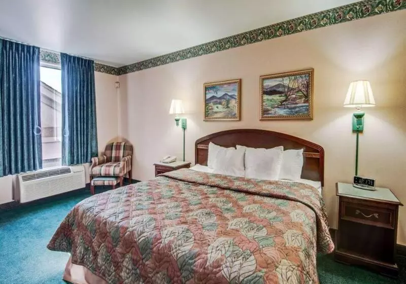 هتل Mainstay Suites Airport