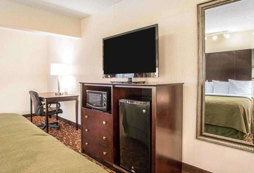 호텔 Quality Inn