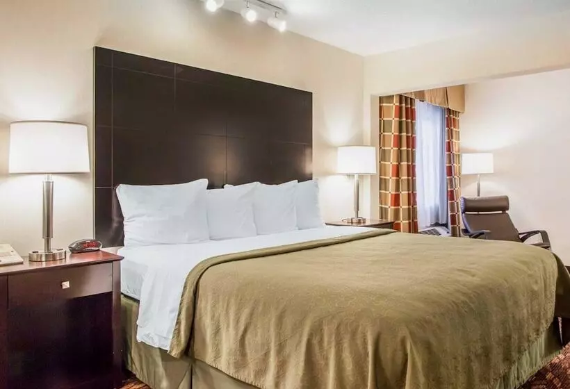 호텔 Quality Inn