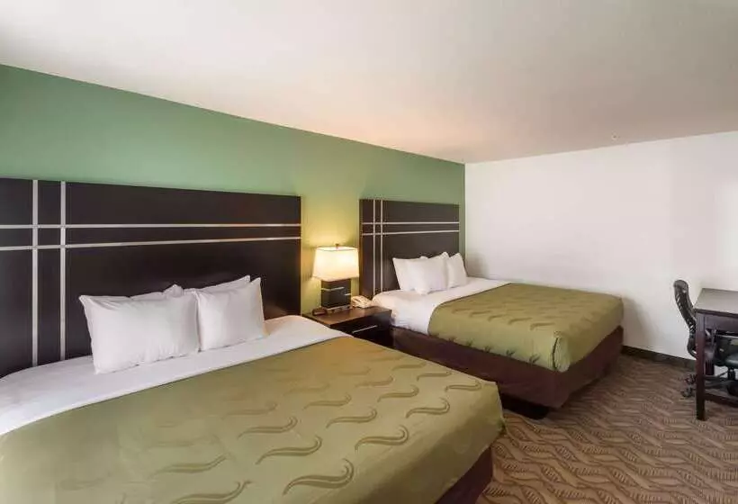 Отель Quality Inn & Suites Airport West
