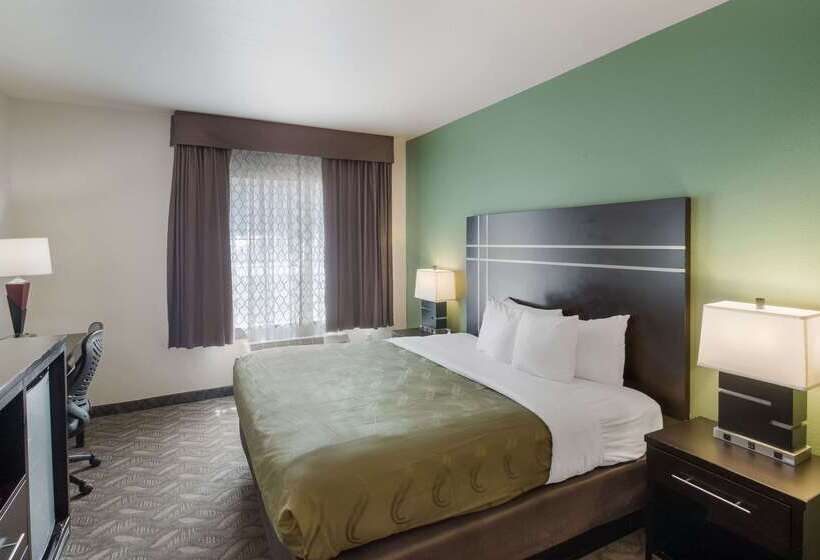 هتل Quality Inn & Suites Airport West