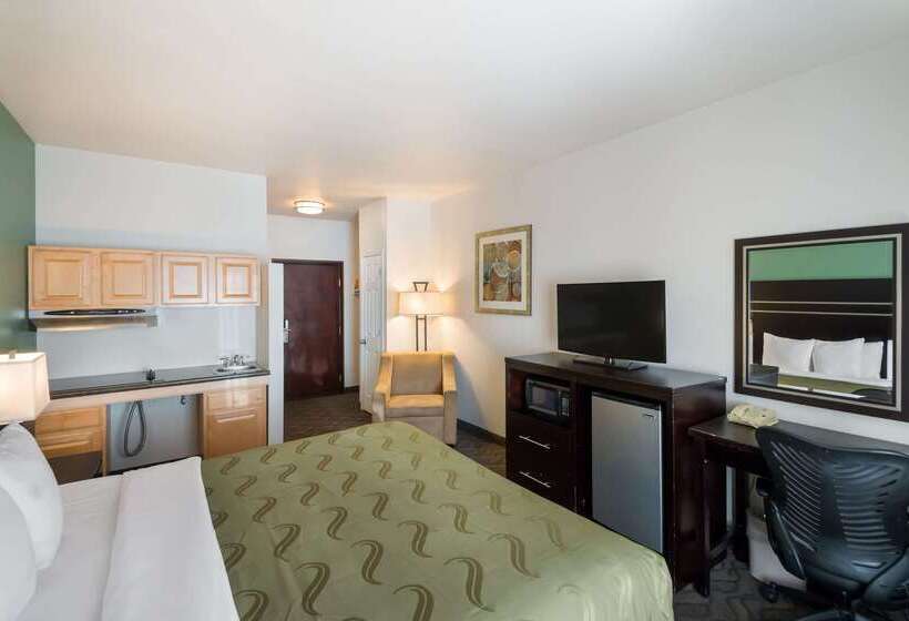 هتل Quality Inn & Suites Airport West