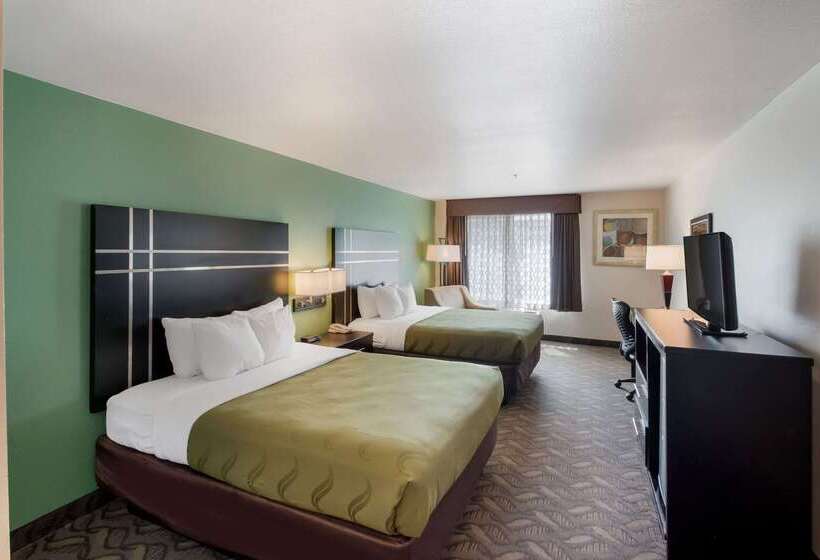 هتل Quality Inn & Suites Airport West