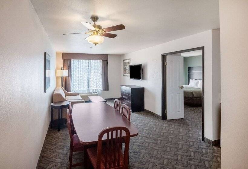 هتل Quality Inn & Suites Airport West