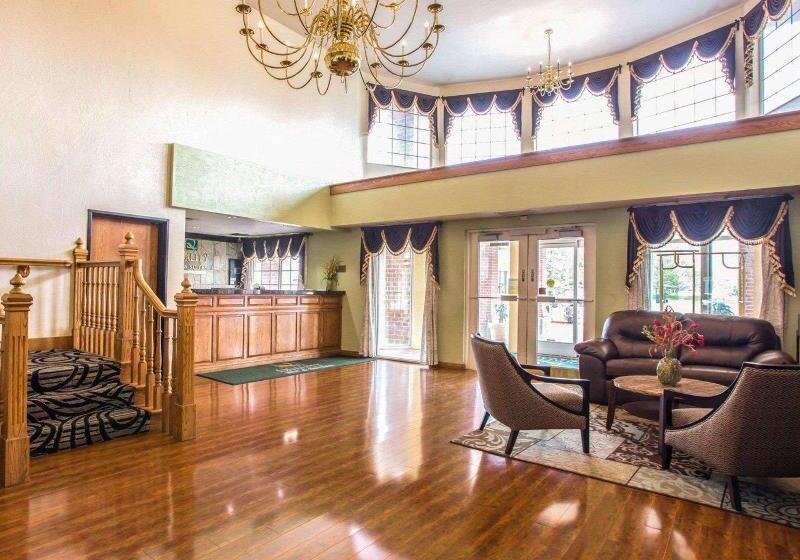 هتل Quality Inn & Suites Airport West