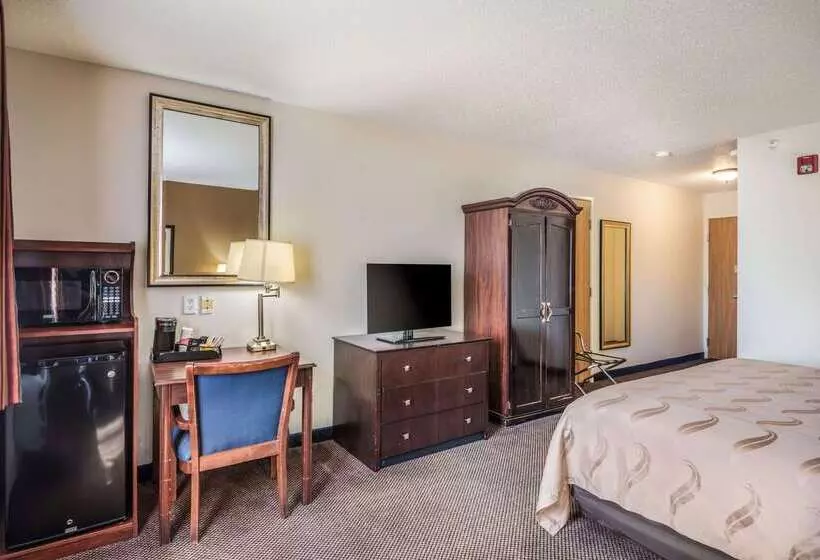 ホテル Quality Inn & Suites Eldridge Davenport North