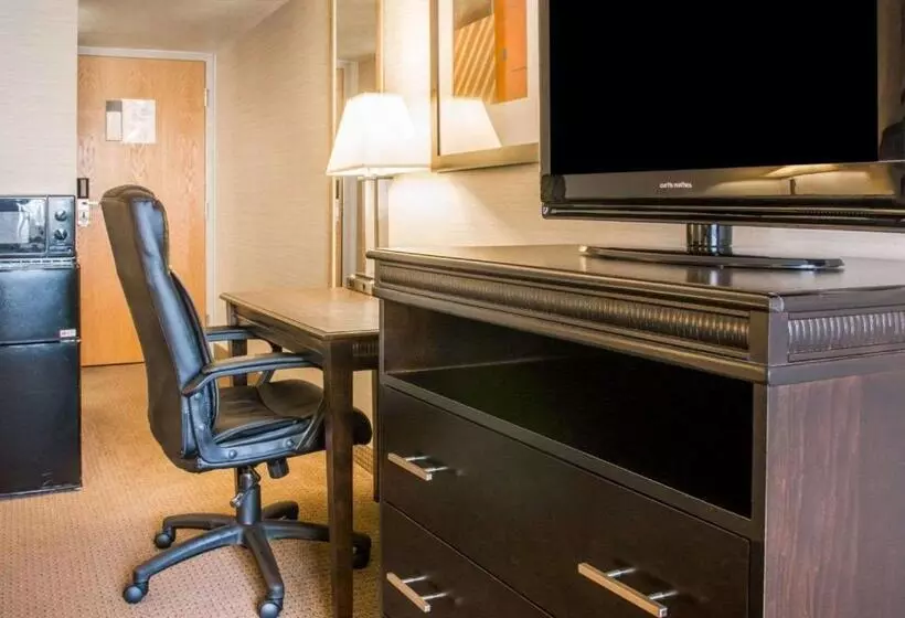 בית מלון כפרי Quality Inn & Suites Next To The Casino