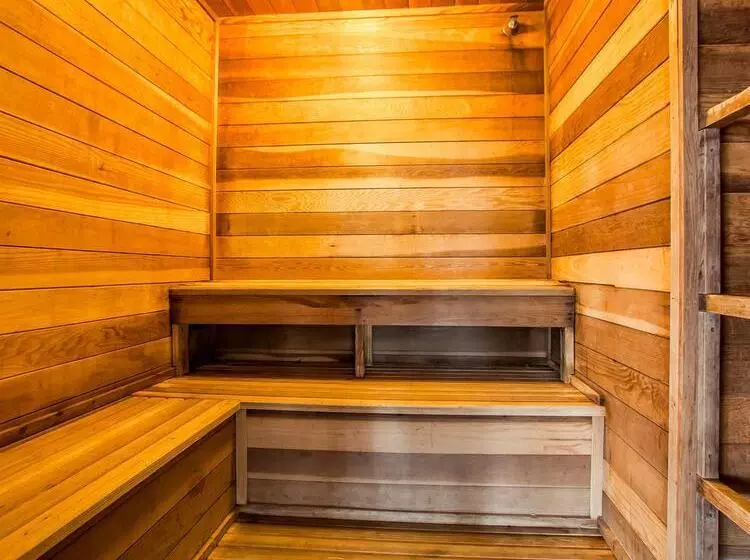 فندق Quality Inn Waverly