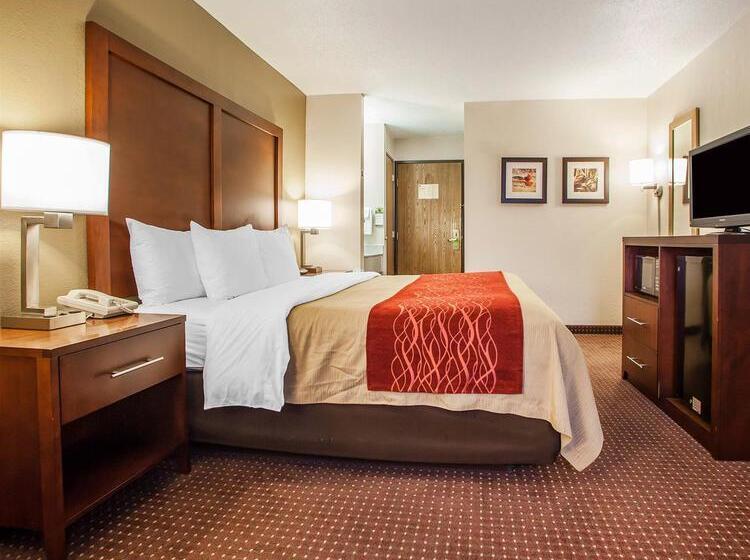 בית מלון כפרי Quality Inn Waverly