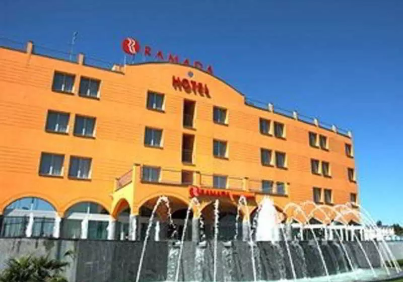 Отель Ramada Ticinum