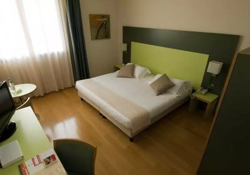 Отель Ramada Ticinum