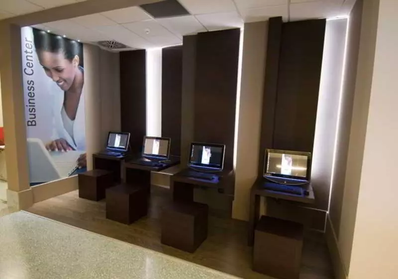 Отель Ramada Ticinum