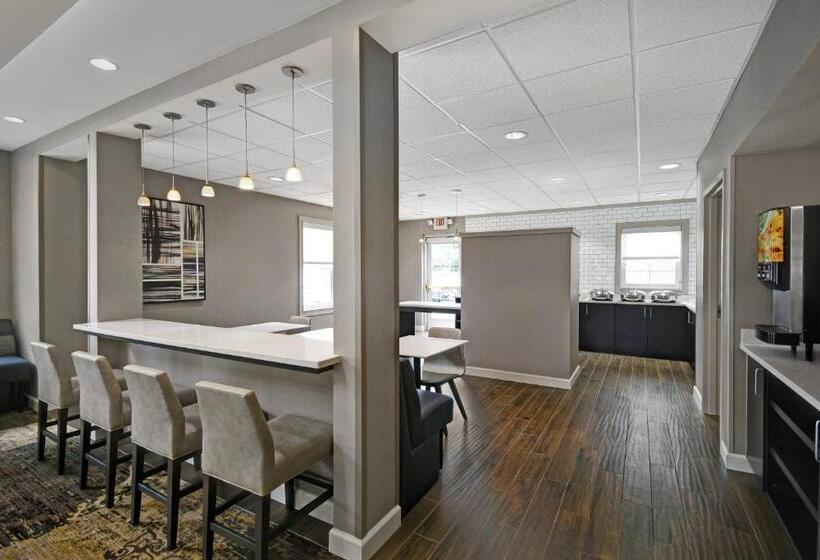 בית מלון כפרי Residence Inn Louisville Airport