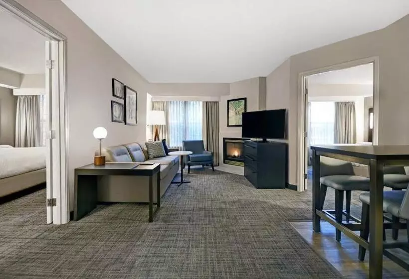 Отель Residence Inn Louisville Airport