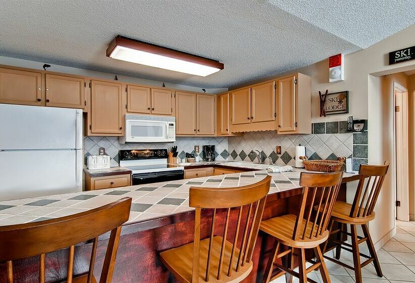 هتل Torian Plum Plaza 207