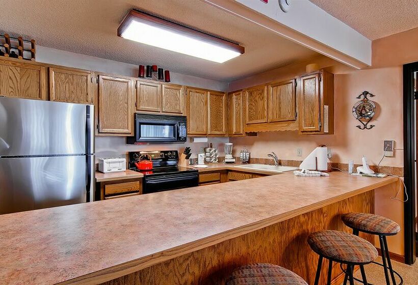 هتل Torian Plum Plaza 207