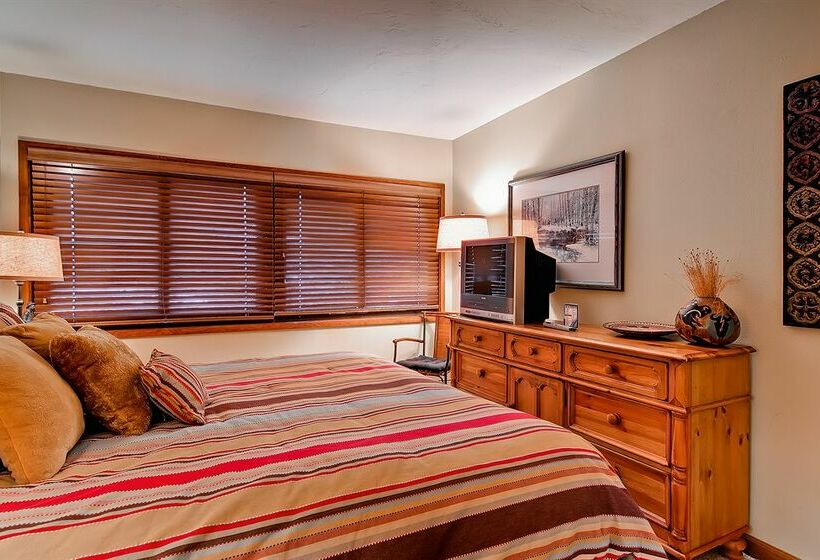 هتل Torian Plum Plaza 207