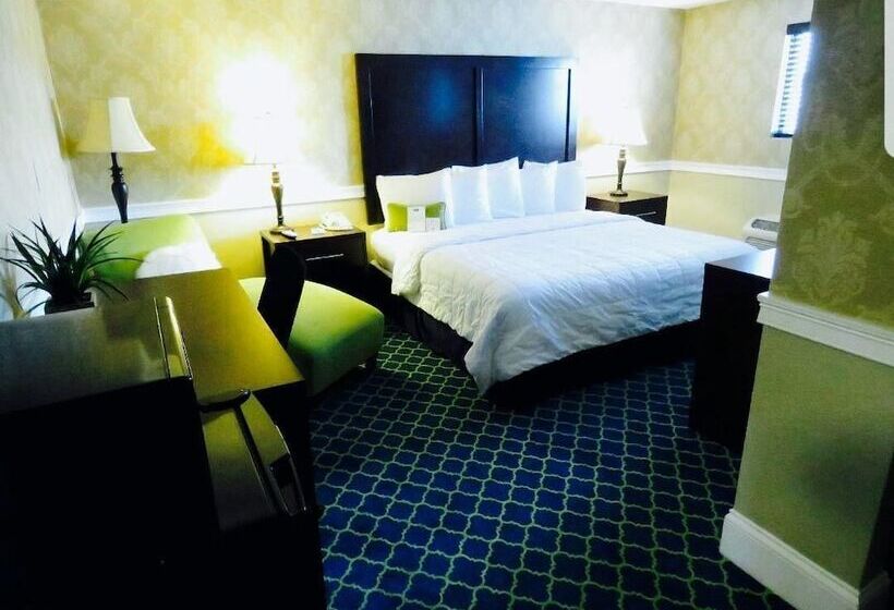 هتل Rodeway Inn Logan International Airport