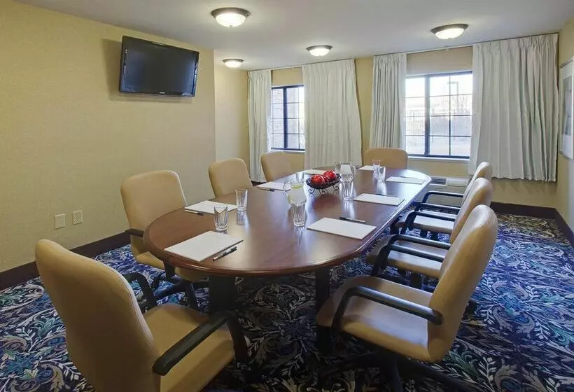 فندق Staybridge Suites Lincoln I 80, An Ihg