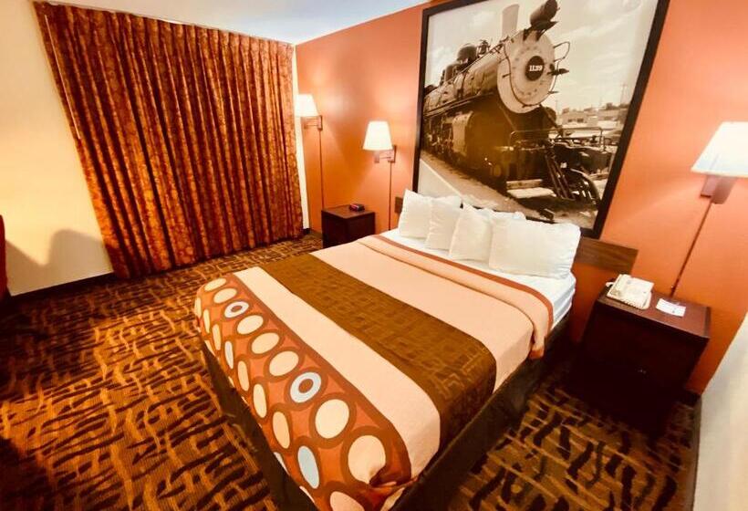 فندق Super 8 By Wyndham Lawrence Ku