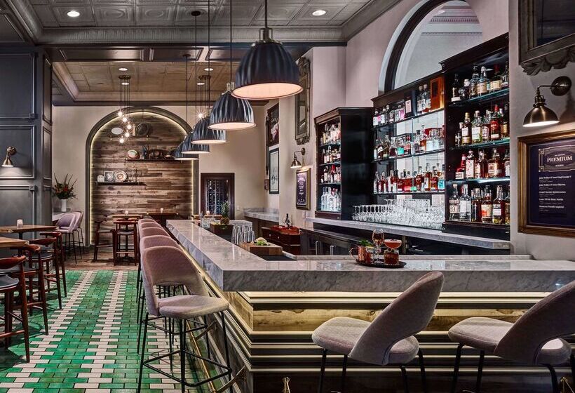 ホテル The Royal Sonesta Chase Park Plaza St. Louis