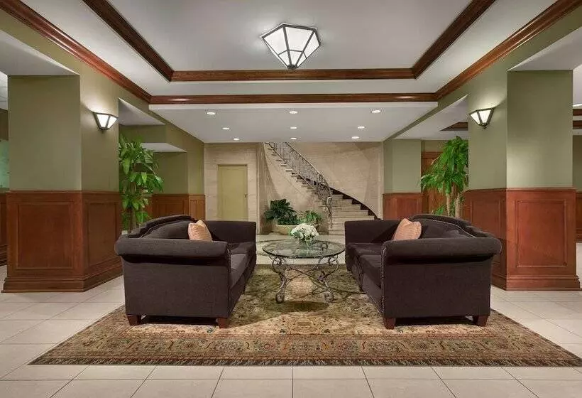 هتل The Royal Sonesta Chase Park Plaza St. Louis