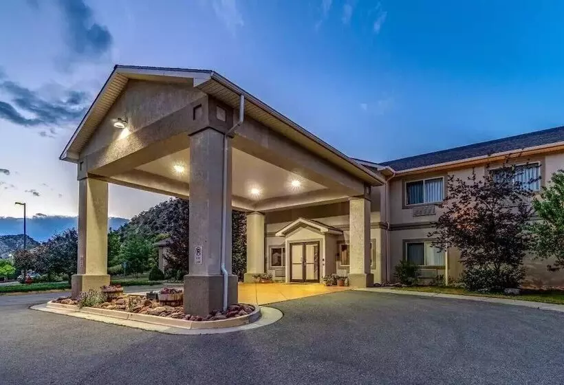 Отель Wingate By Wyndham New Castle Glenwood Springs