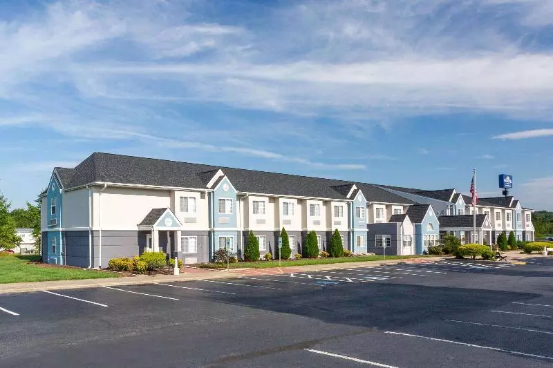 Microtel Inn & Suites By Wyndham Burlington