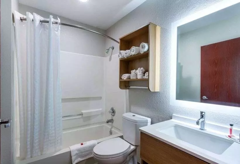 Microtel Inn & Suites By Wyndham Burlington