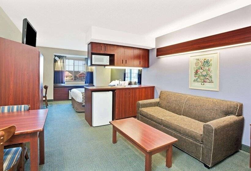 Мотель Microtel Inn & Suites By Wyndham Detroit Roseville