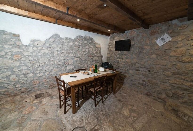 مبيت وإفطار La Casa Di Duilia